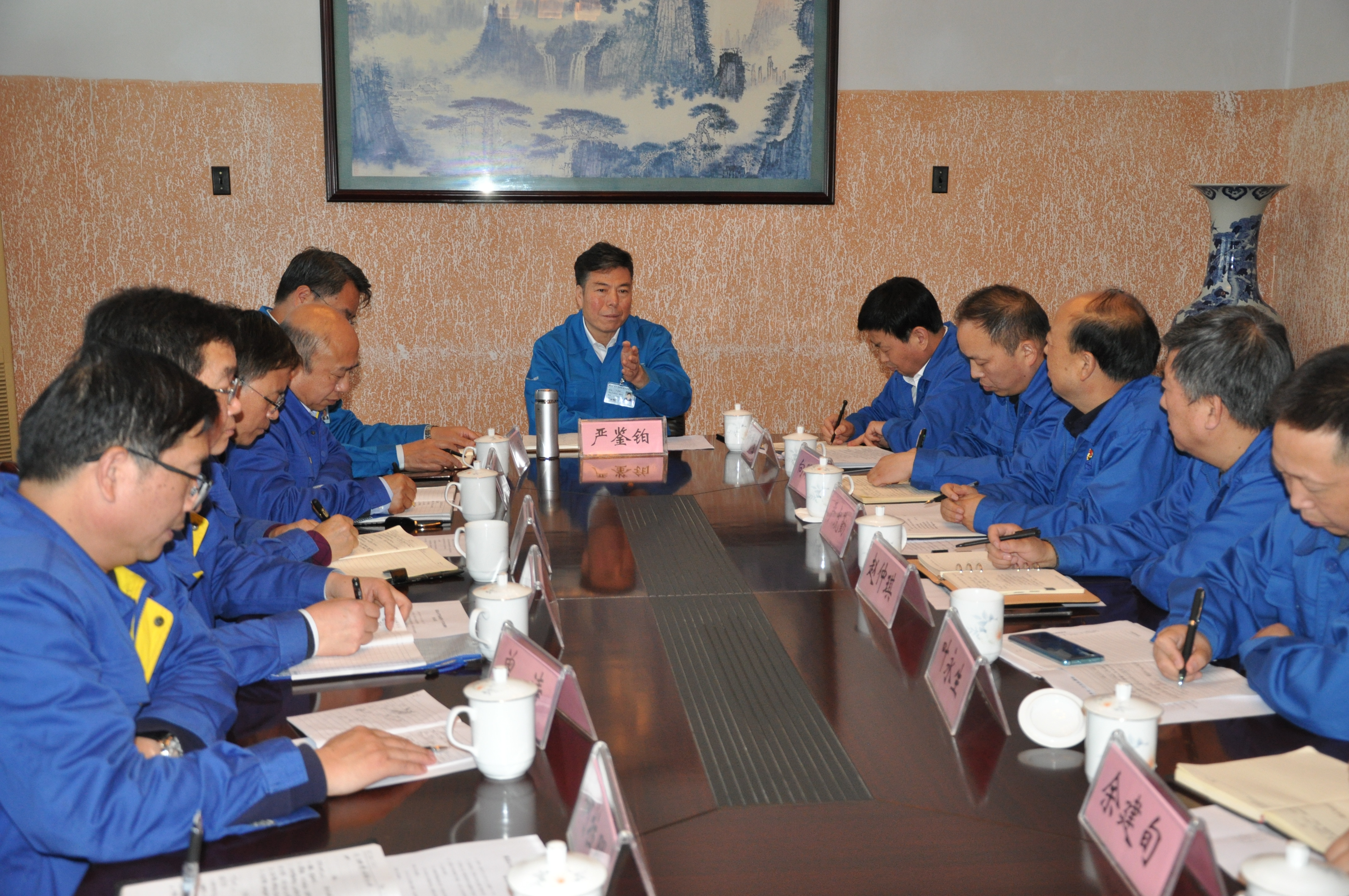 嚴(yán)鑒鉑董事長深入漢中企業(yè)調(diào)研指導(dǎo)工作