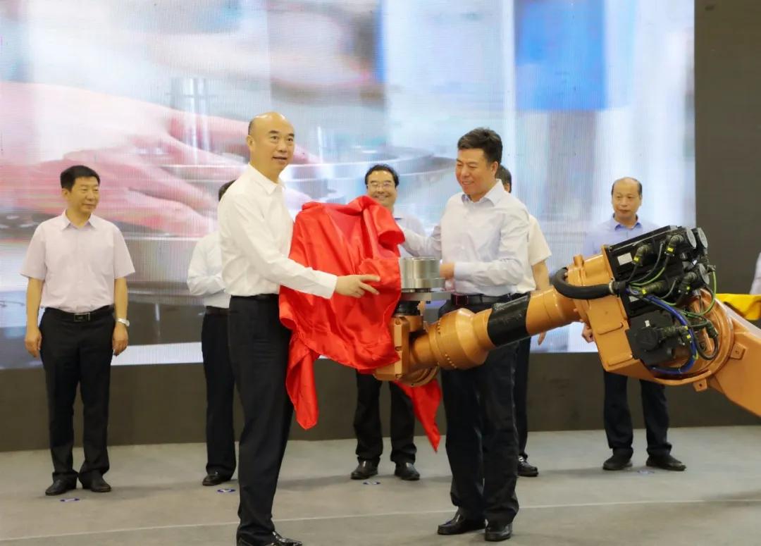 秦川集團(tuán)機(jī)器人減速器數(shù)字化項(xiàng)目投用 劉國(guó)中省長(zhǎng)出席揭幕儀式