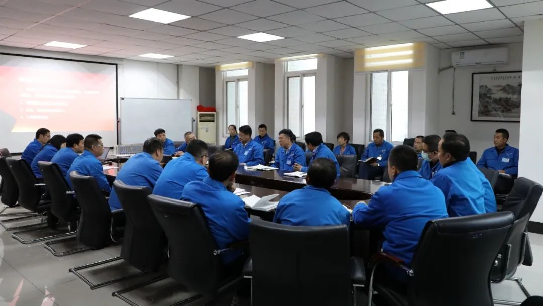 嚴(yán)鑒鉑：把銷售隊(duì)伍鍛造成一支鐵軍、一面旗幟！