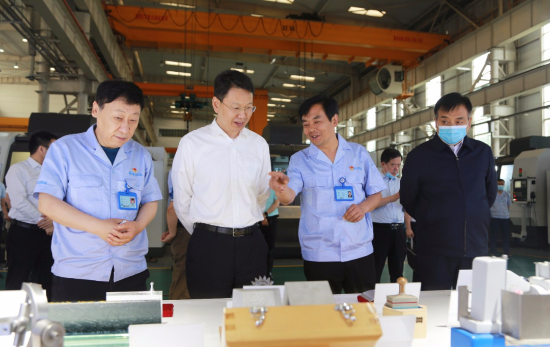 陜西省副省長(zhǎng)程福波蒞臨秦川集團(tuán)調(diào)研