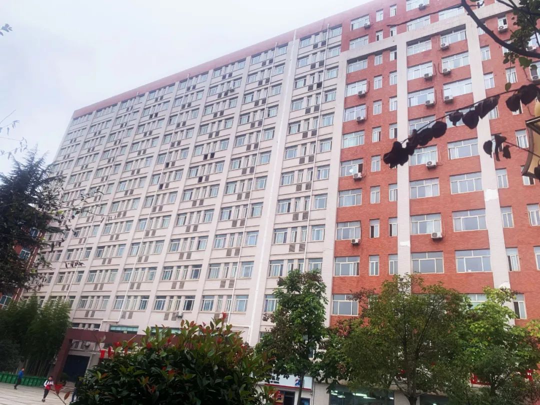 【黨建動(dòng)態(tài)】用初心和實(shí)干解決職工身邊細(xì)微事