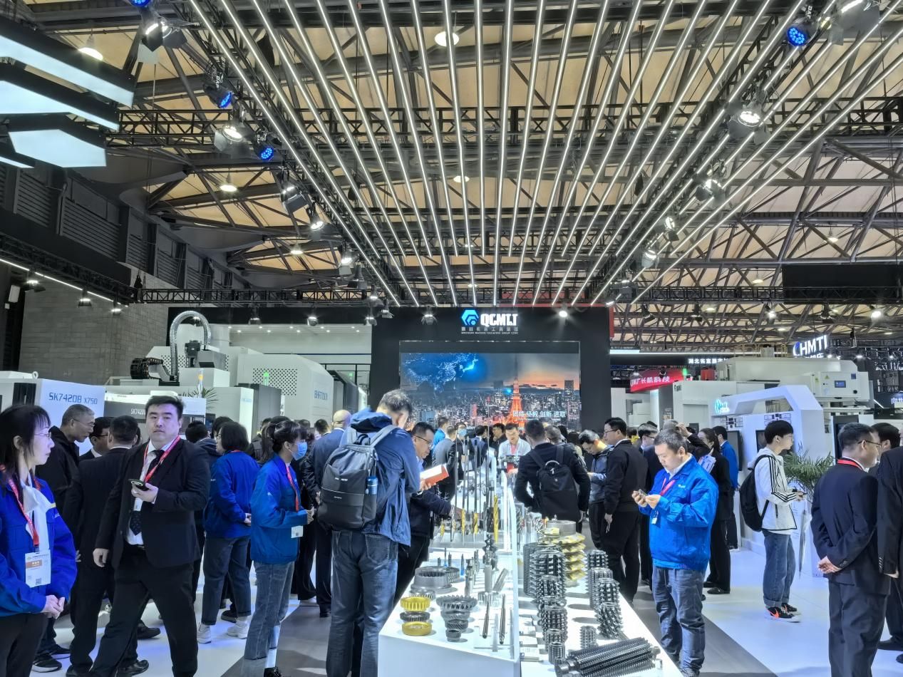 【中國工業(yè)報】秦川機床：智慧引領(lǐng)，勇?lián)圃鞆妵姑?></div>
                        <div   id=